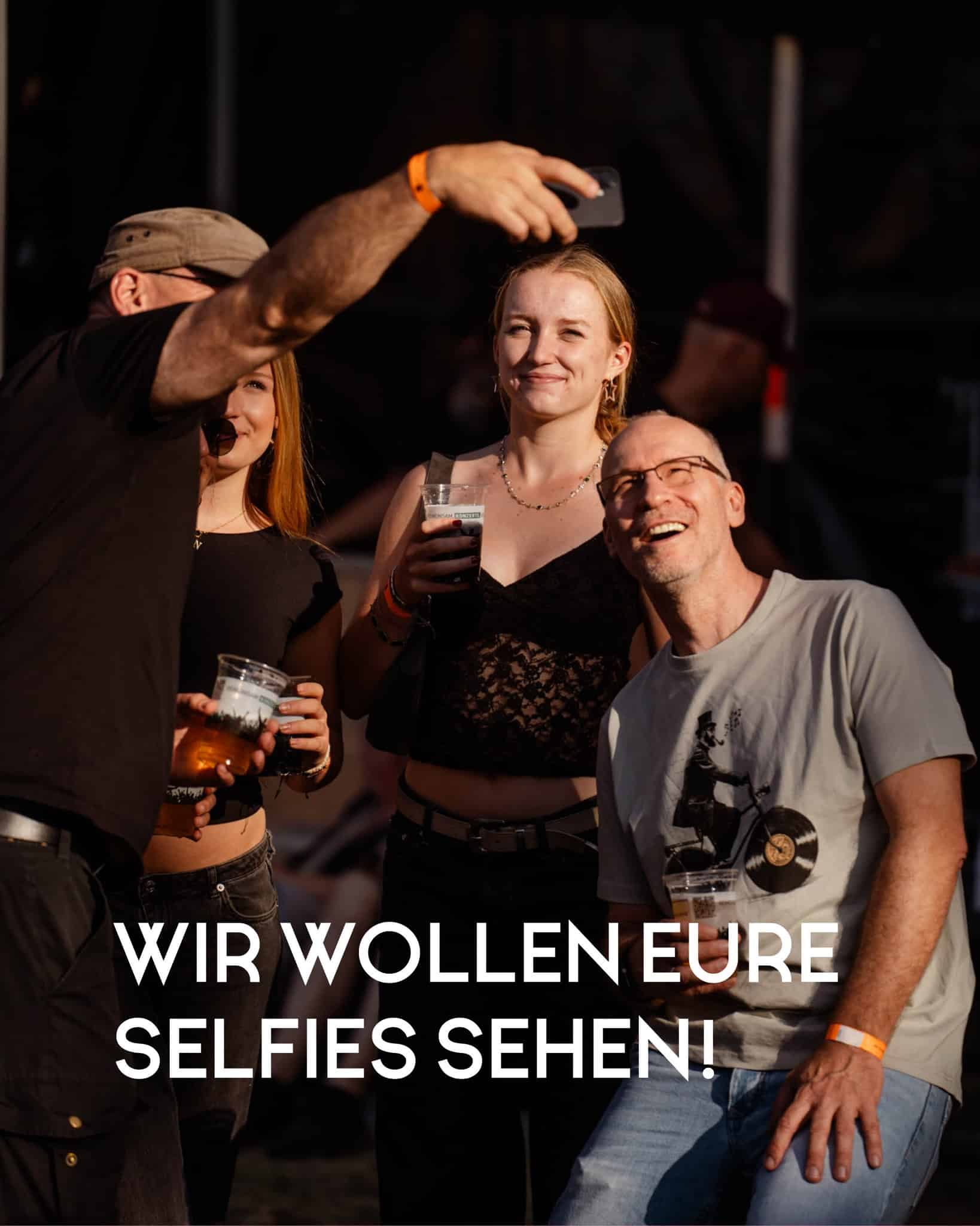 📸 𝐖𝐢𝐫 𝐡𝐚𝐛𝐞𝐧’𝐬 𝐠𝐞𝐧𝐚𝐮 𝐠𝐞𝐬𝐞𝐡𝐞𝐧…
Ihr habt beim Butzbach Open Air 2025 fleißig Selfies gemacht! 😄✨
Jetzt wollen wir eure Festival-Momente auch sehen!
Ob lachend mit Euren Freunden, vor der Bühne oder mitten im Schlosshof-Trubel, zeigt uns eure besten Schnappschüsse!
➡️ Postet euer Selfie in eurem Feed oder in der Story
➡️ Verlinkt uns @butzbachopenair
➡️ Nutzt den Hashtag #BOA2025
Wir freuen uns riesig auf eure Perspektive auf vier unvergessliche Tage und teilen gern ein paar Highlights auf unserem Kanal! 🏰💛
Foto: @ivonnerode
#ButzbachOpenAir #BOA2025 #FestivalSelfies #SchlosshofMagic #DeinFestivalMoment #DankeButzbach
