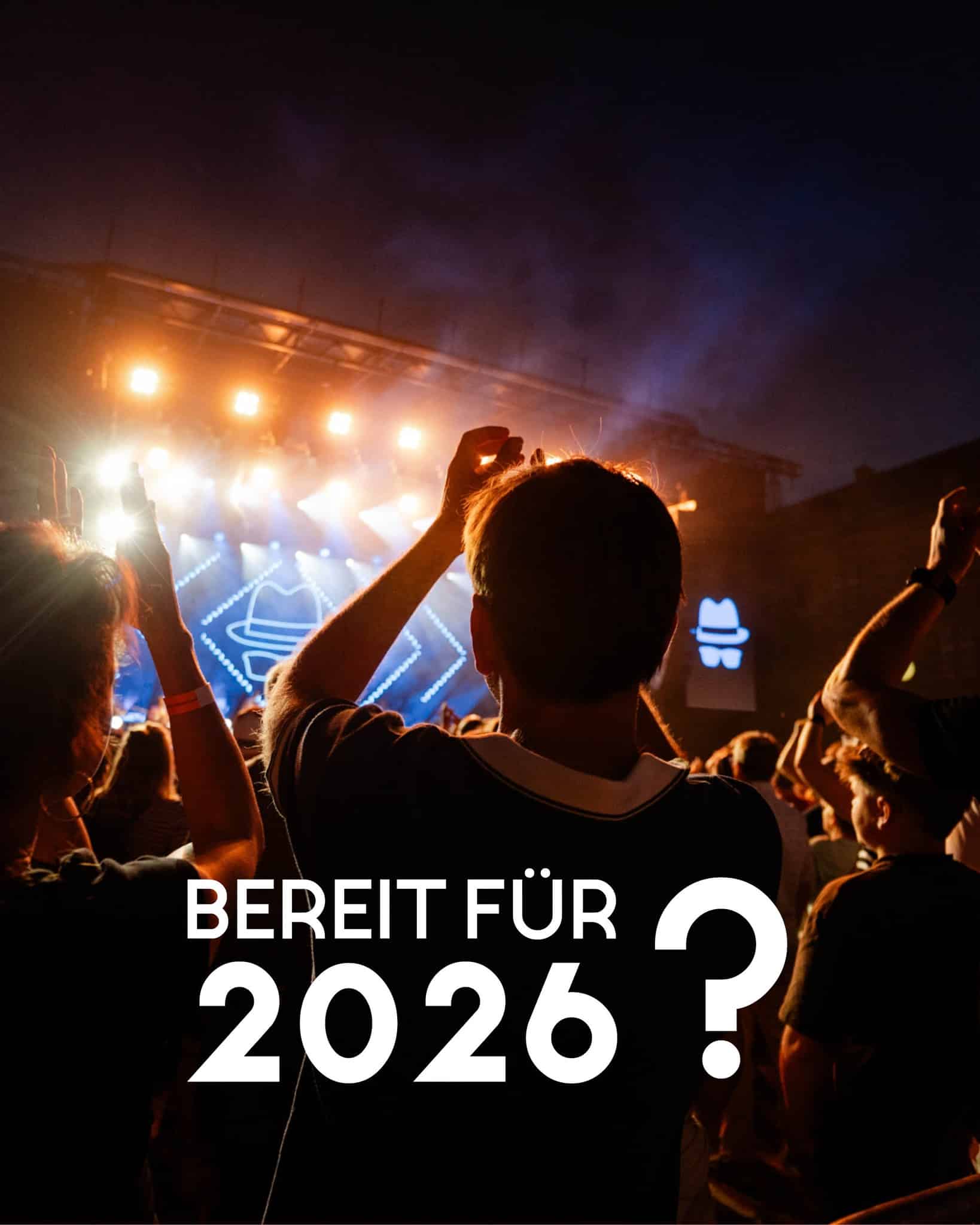 🎤✨ 𝐖𝐄𝐍 𝐖𝐎𝐋𝐋𝐓 𝐈𝐇𝐑 𝟐𝟎𝟐𝟔 𝐀𝐔𝐅 𝐃𝐄𝐑 𝐁Ü𝐇𝐍𝐄 𝐒𝐄𝐇𝐄𝐍?
Das Butzbach Open Air 2025 liegt hinter uns, mit vier unvergesslichen Tagen voller Musik, Emotionen und Festivalfeeling im Schlosshof.
𝐉𝐞𝐭𝐳𝐭 𝐬𝐞𝐢𝐝 𝐢𝐡𝐫 𝐝𝐫𝐚𝐧:
Welche Bands, Künstler:innen oder Shows wollt ihr im nächsten Jahr bei uns erleben? 🎶
Schreibt uns eure Wünsche in die Kommentare! Egal ob laut, emotional, legendär oder total verrückt!
Wir sind gespannt und lesen mit! 👀📝
Foto: @ivonnerode
#ButzbachOpenAir #BOA2026 #Wunschkonzert #EureMeinungZählt #Festivalplanung #SchlosshofMagic #WerSollNachButzbach