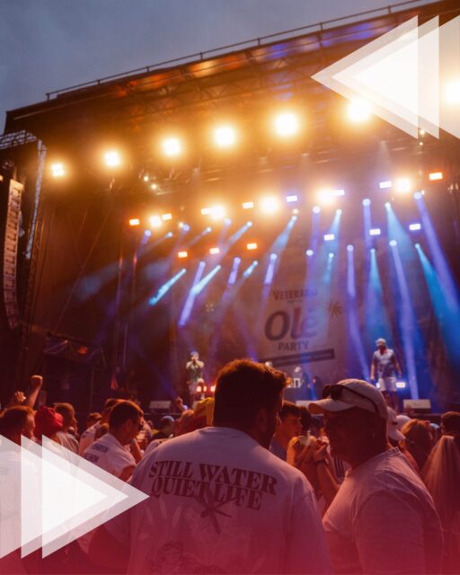 ☀️💛 𝐒𝐨 𝐥𝐚𝐧𝐠𝐬𝐚𝐦 𝐧𝐞𝐢𝐠𝐭 𝐬𝐢𝐜𝐡 𝐝𝐞𝐫 𝐒𝐨𝐦𝐦𝐞𝐫 𝐝𝐞𝐦 𝐄𝐧𝐝𝐞 𝐳𝐮… 💛☀️
Wir blicken zurück auf viele sonnige Tage, laue Abende und natürlich jede Menge unvergessliche Momente beim Butzbach Schlosshof Open Air 2025!
𝐉𝐞𝐭𝐳𝐭 𝐰𝐨𝐥𝐥𝐞𝐧 𝐰𝐢𝐫’𝐬 𝐯𝐨𝐧 𝐞𝐮𝐜𝐡 𝐰𝐢𝐬𝐬𝐞𝐧:
👉 Was war euer schönstes Erlebnis im Sommer 2025?
War es ein Konzertabend bei uns im Schlosshof, ein Urlaub, ein Festivalwochenende oder etwas ganz anderes?
Schreibt’s uns in die Kommentare, wir sind gespannt auf eure Highlights! ✨
Foto: @ivonnerode
#ButzbachOpenAir #BOA2025 #SommerRückblick #CommunityLiebe #FestivalVibes #SchlosshofMagic #EuerSommerhighlight