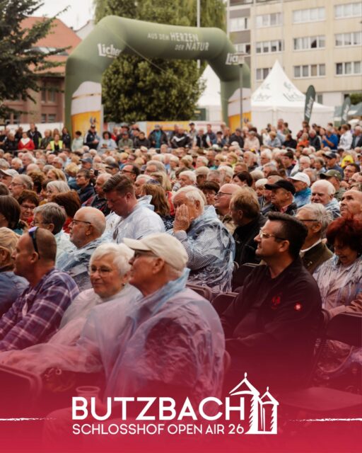 🪑🎶 𝐆𝐞𝐦ü𝐭𝐥𝐢𝐜𝐡 𝐠𝐞𝐧𝐢𝐞ß𝐞𝐧 – 𝐮𝐧𝐬𝐞𝐫𝐞 𝐛𝐞𝐬𝐭𝐮𝐡𝐥𝐭𝐞𝐧 𝐒𝐡𝐨𝐰𝐬! 🎶🪑

Nicht nur laute Beats und Festivalstimmung gehören zum Butzbach Schlosshof Open Air, auch die ruhigen, gemütlichen Abende haben bei uns ihren Platz. 💛

Unsere bestuhlten Shows bieten die perfekte Gelegenheit, Live-Musik ganz entspannt zu genießen: großartige Künstlerinnen und Künstler, einzigartige Atmosphäre im Schlosshof und der beste Platz mit Blick auf die Bühne. 🏰✨

Foto: @ivonnerode