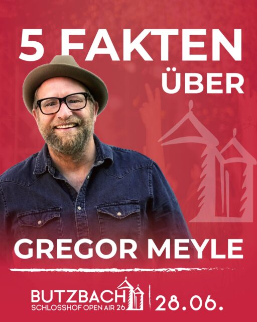 𝐆𝐫𝐞𝐠𝐨𝐫 𝐌𝐞𝐲𝐥𝐞 – 𝟓 𝐅𝐚𝐤𝐭𝐞𝐧

𝟏. 𝐃𝐮𝐫𝐜𝐡𝐛𝐫𝐮𝐜𝐡 𝐢𝐦 𝐓𝐕
Bekannt wurde er 2007 durch Stefan sucht den Super-Grand-Prix-Star (mit Stefan Raab), wo er den 2. Platz belegte.

𝟐. 𝐁𝐞𝐥𝐢𝐞𝐛𝐭 𝐝𝐮𝐫𝐜𝐡 „𝐒𝐢𝐧𝐠 𝐦𝐞𝐢𝐧𝐞𝐧 𝐒𝐨𝐧𝐠“
2014 begeisterte er bei Sing meinen Song – Das Tauschkonzert mit emotionalen Interpretationen.

𝟑. 𝐒𝐢𝐧𝐠𝐞𝐫-𝐒𝐨𝐧𝐠𝐰𝐫𝐢𝐭𝐞𝐫 𝐦𝐢𝐭 𝐇𝐞𝐫𝐳
Er schreibt seine Songs selbst und steht für ehrliche, gefühlvolle Musik zwischen Pop und Folk.

𝟒. 𝐄𝐫𝐟𝐨𝐥𝐠𝐫𝐞𝐢𝐜𝐡𝐞 𝐀𝐥𝐛𝐞𝐧
Alben wie New York – Stintino und Die Leichtigkeit des Seins waren in den deutschen Charts erfolgreich.

𝟓. 𝐄𝐢𝐠𝐞𝐧𝐞 𝐓𝐕-𝐒𝐡𝐨𝐰 („𝐌𝐞𝐲𝐥𝐞𝐧𝐬𝐭𝐞𝐢𝐧𝐞“) 
Mit Meylensteine hatte er seine eigene Musiksendung, in der er mit bekannten Künstlern spielte und persönliche Gespräche führte – heute gilt sie als echtes Herzensprojekt aus seiner Karriere.

🎟️ 𝐓𝐢𝐜𝐤𝐞𝐭𝐬:
Alle Infos: https://butzbach-openair.reservix.de/events

Ticket-Hotline: +49 (0) 64 53 - 91 24 70 oder 06404 – 506 998 55*
*(0,20 € aus dem dt. Festnetz / 0,60 € aus dem Mobilfunknetz)